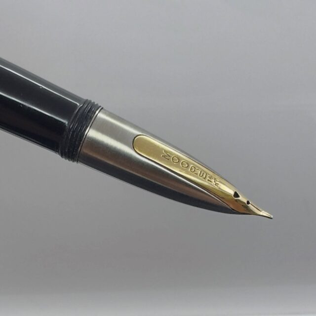 Moore Fingertip Fountain Pen. Restored by my hand, headed to our eBay store. Link in bio. 

#moorefountainpen #moorefingertip #fountainpen #vintagepen