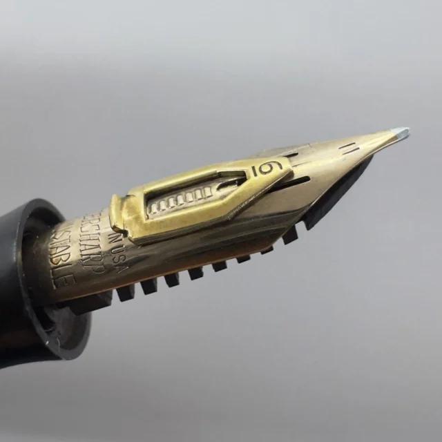 Eversharp 6 Adjustable Nib on a Doric, just serviced and headed to our eBay store. - link in bio

#flexnib #flexiblenib #eversharpadjustablenib  #fountainpen #grailpen